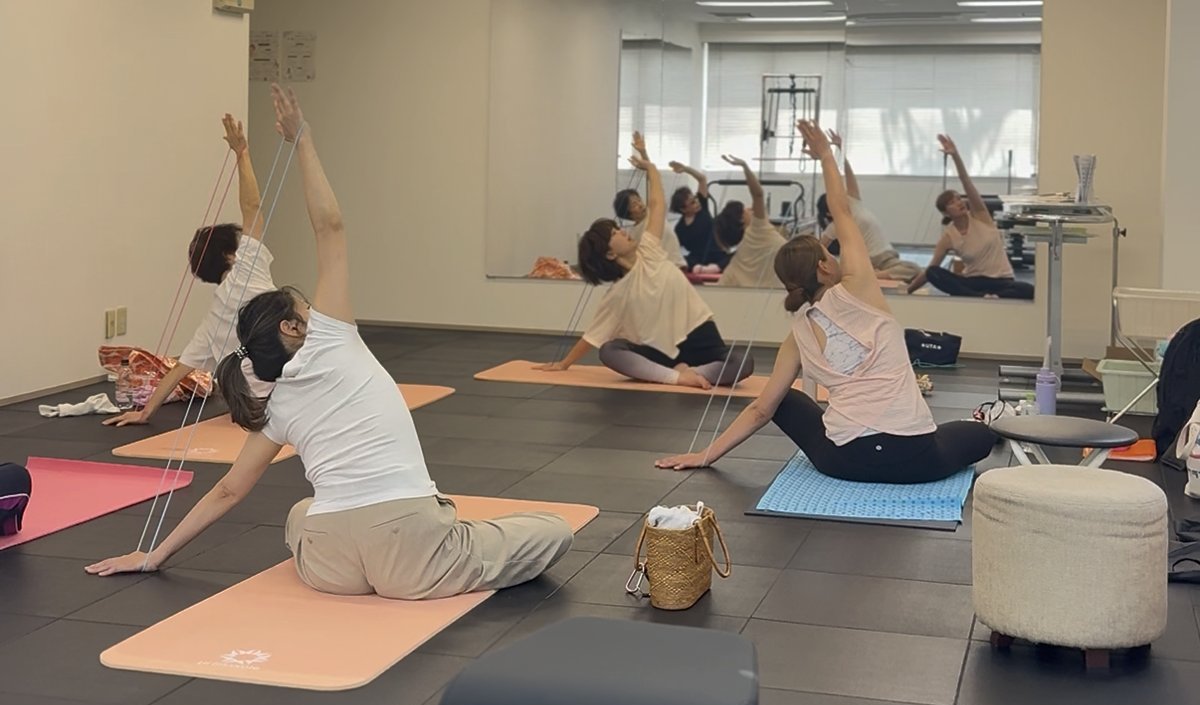 Group lesson in the studio